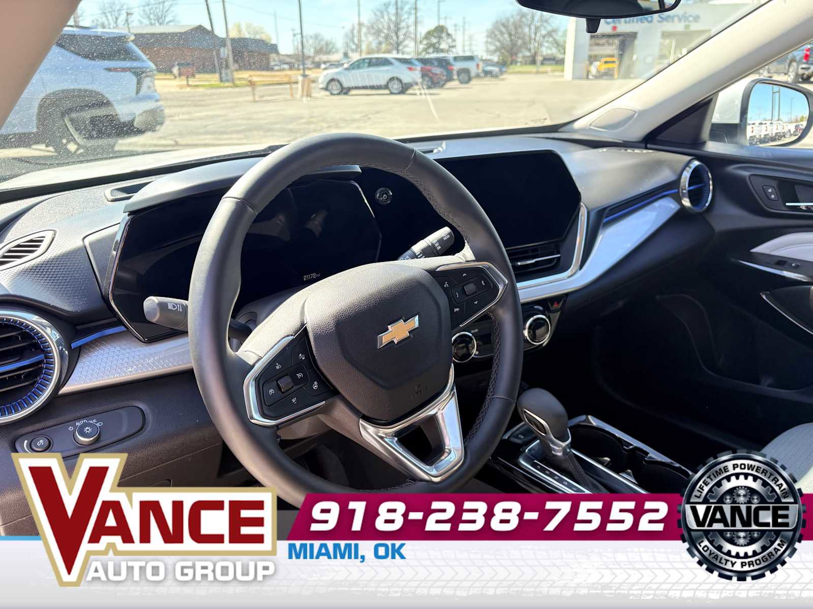 Used 2025 Chevrolet Trax LT w/ LT Convenience Package image 12