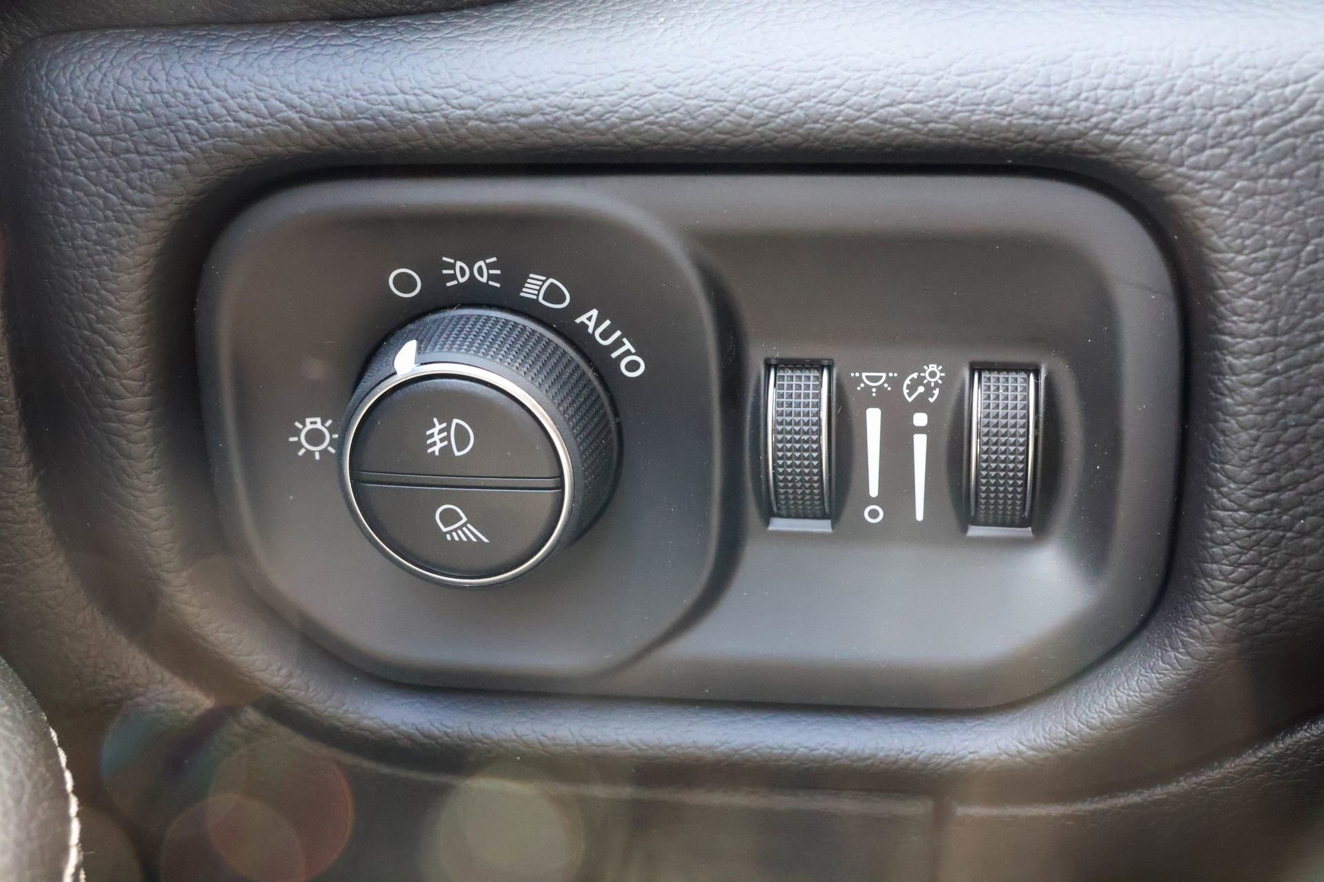 New 2026 RAM 2500 Laramie AWD/4WD image 30