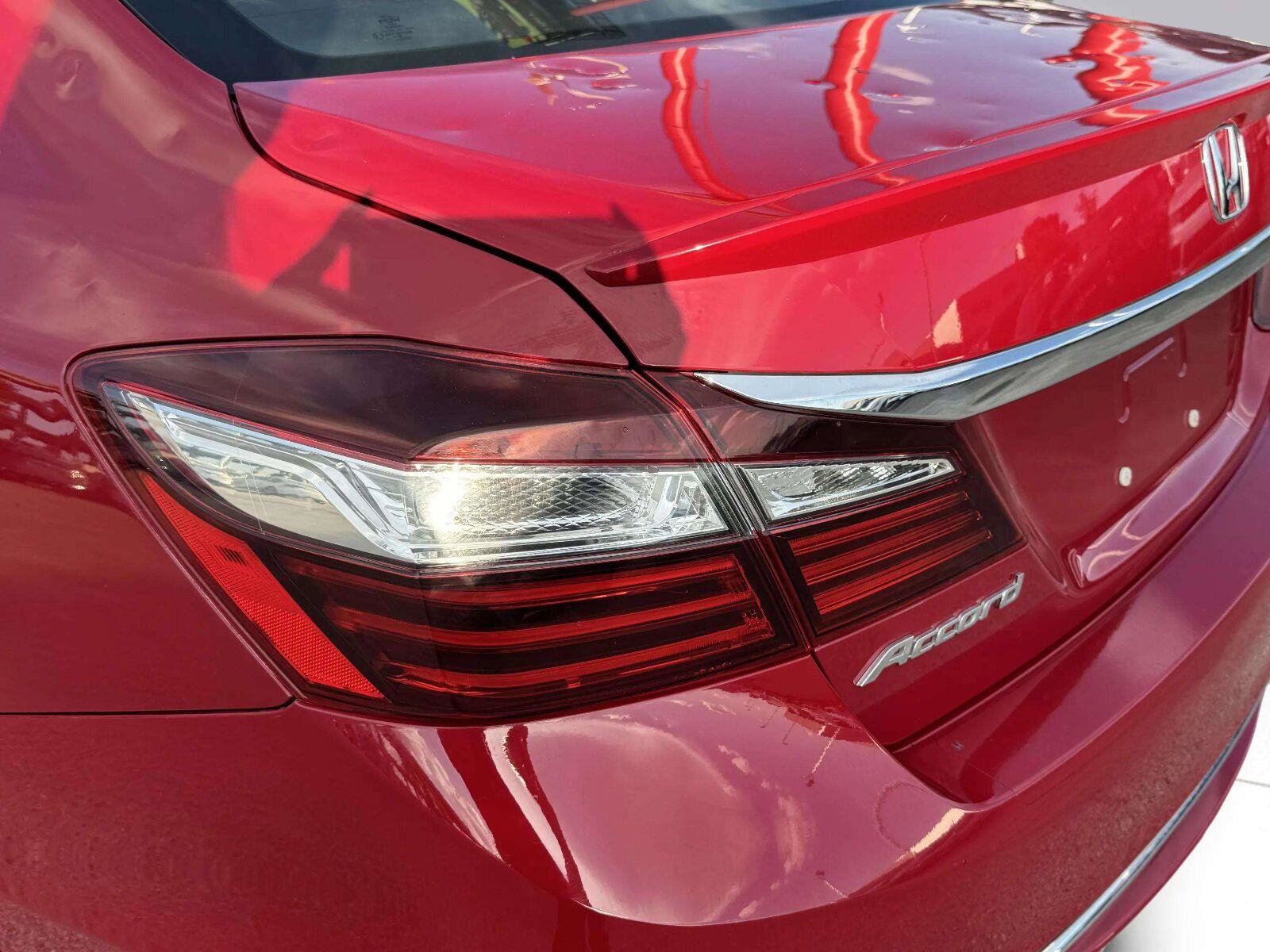 Used 2016 Honda Accord Sport image 14