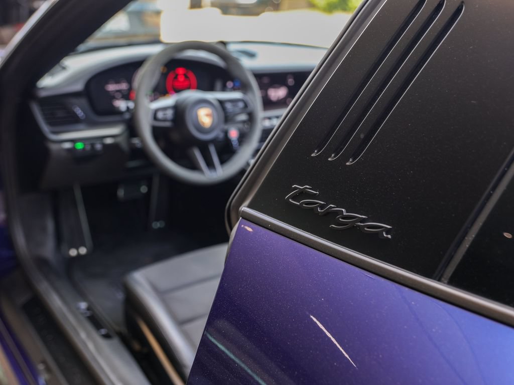 Certified 2025 Porsche 911 Targa 4 GTS AWD/4WD image 19