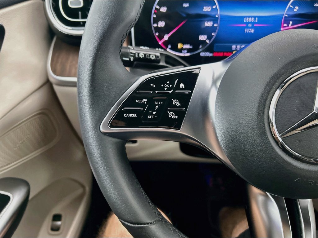 Certified 2026 Mercedes-Benz GLC 300 image 11
