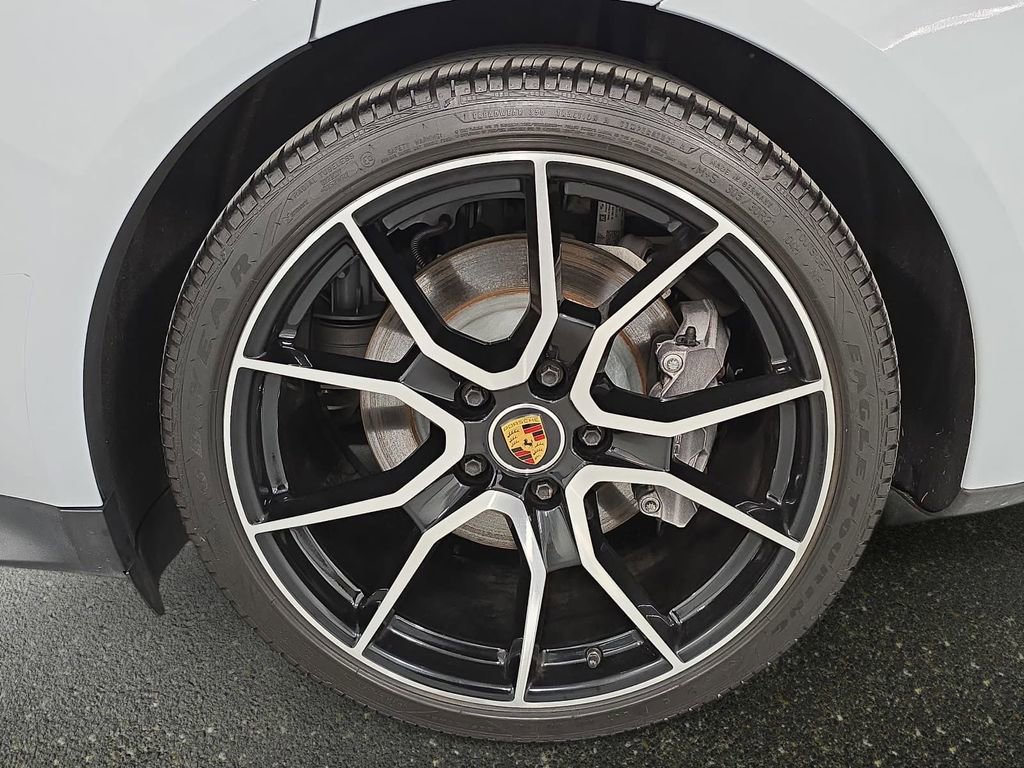 Certified 2023 Porsche Taycan w/ Premium Package RWD image 28
