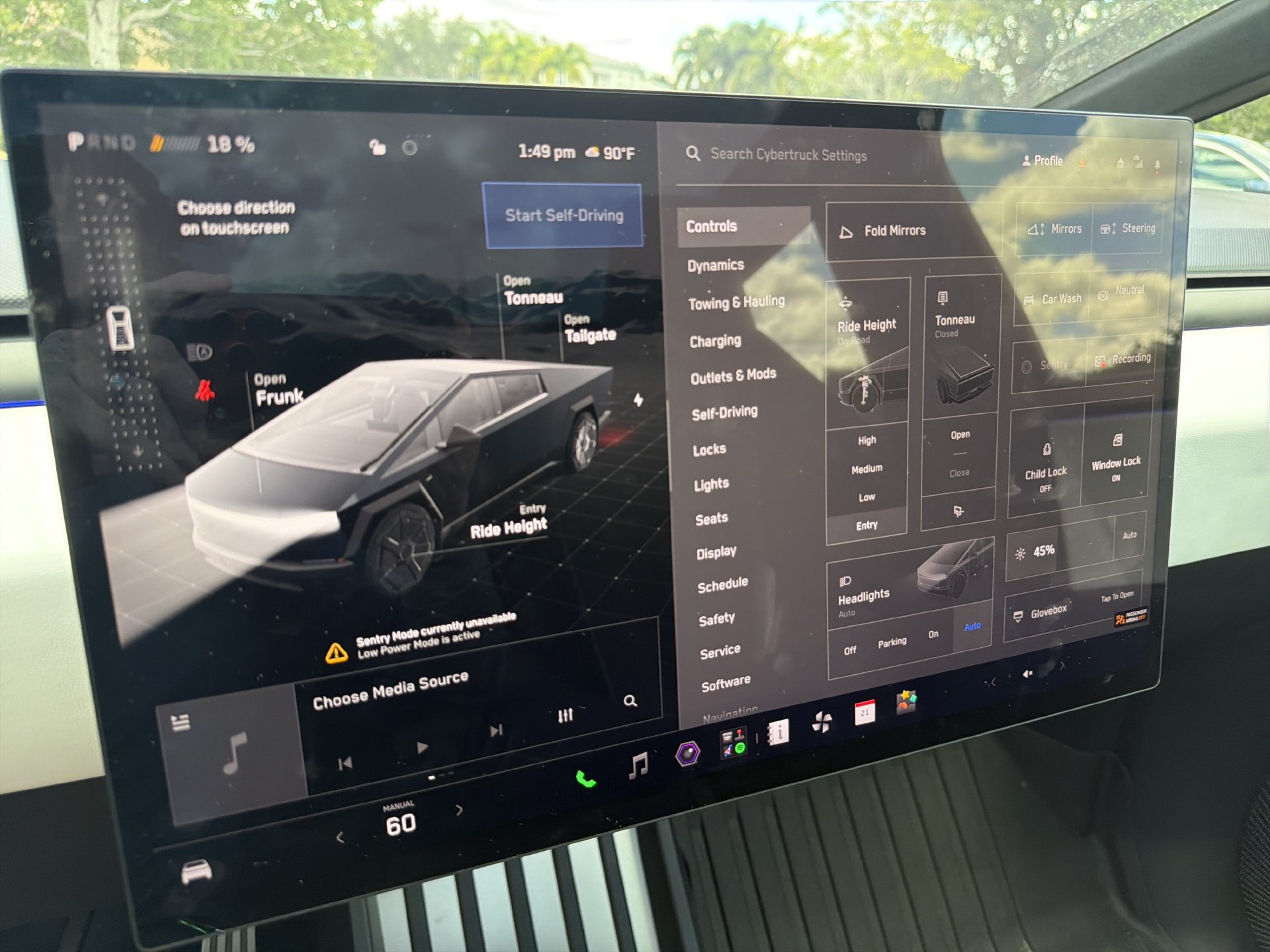 Used 2024 Tesla Cybertruck AWD Crew Cab image 30