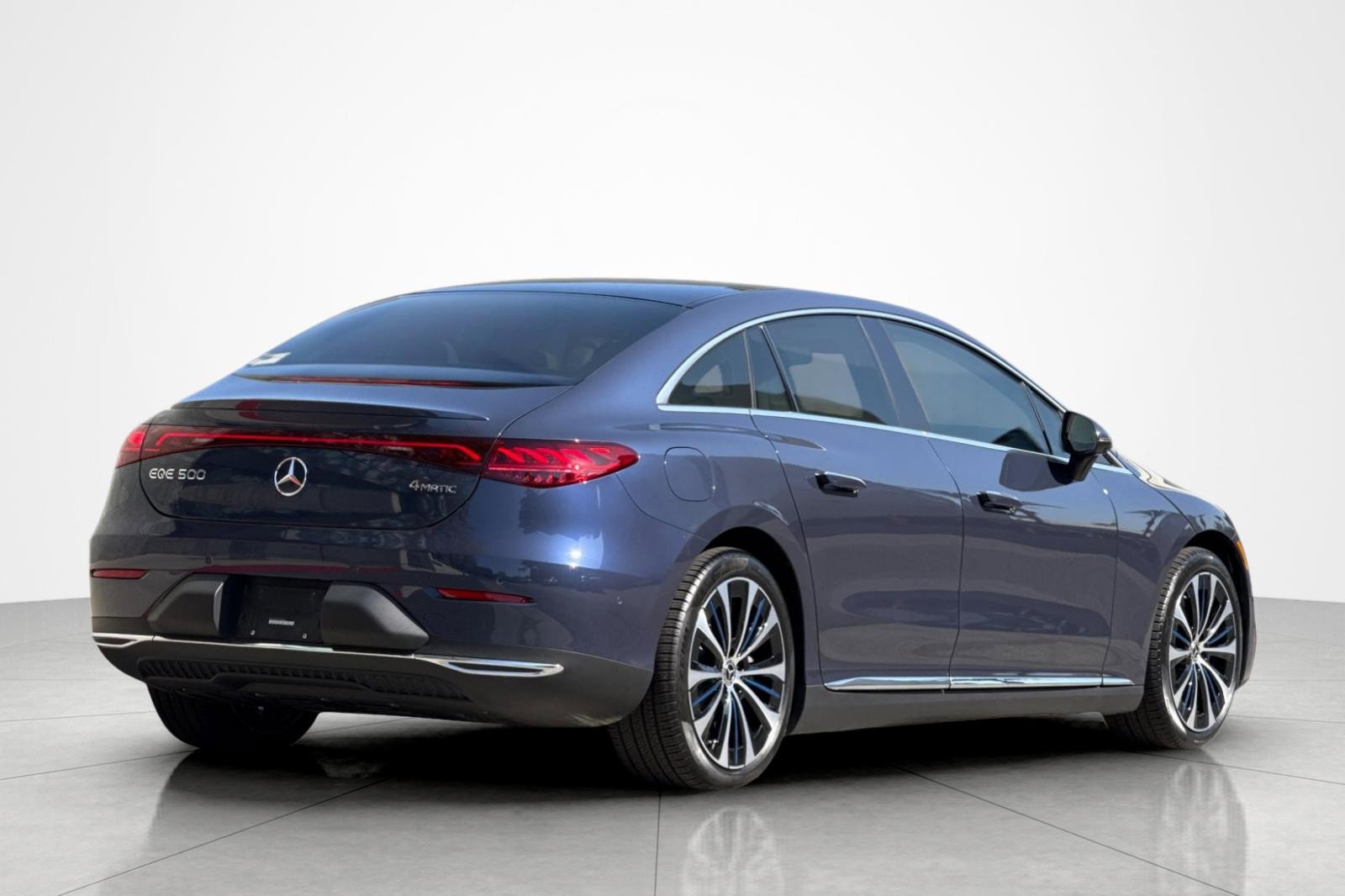 Used 2023 Mercedes-Benz EQE 500 4MATIC Sedan image 5