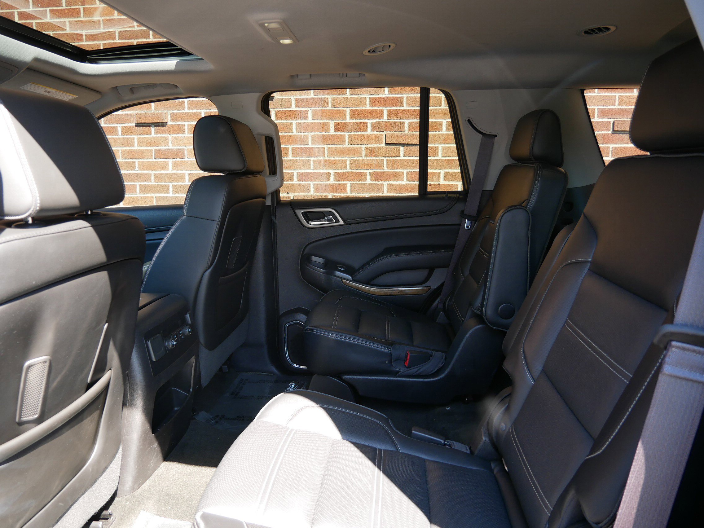Used 2016 GMC Yukon Denali AWD/4WD image 10