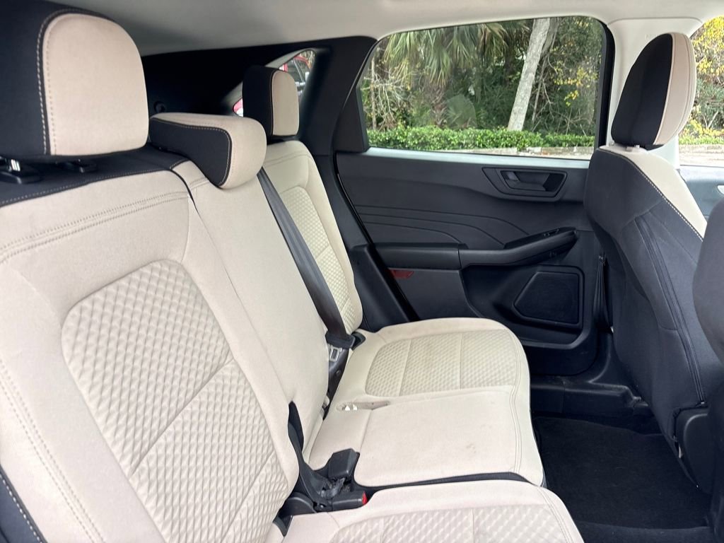 Used 2022 Ford Escape SE image 28
