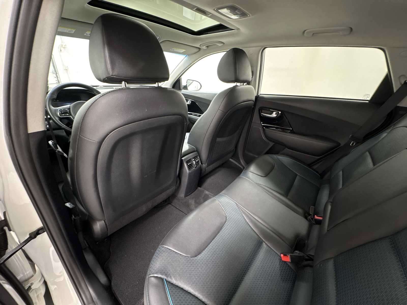 Used 2022 Kia Niro EX Premium FWD image 26