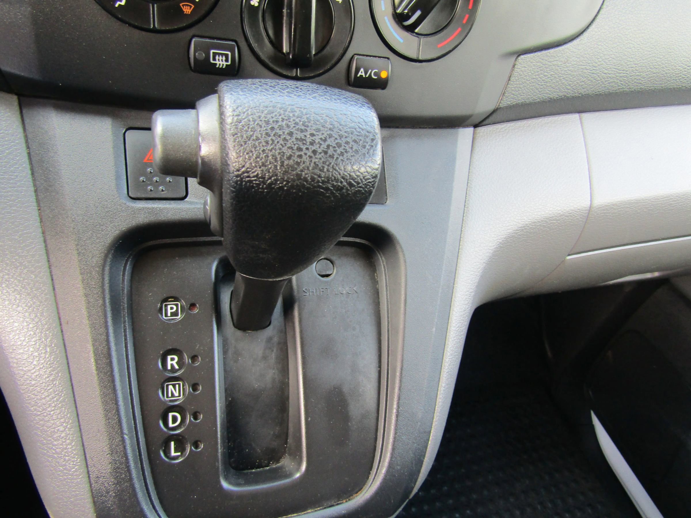 Used 2019 Nissan NV200 SV w/ Back Door Glass Package image 29