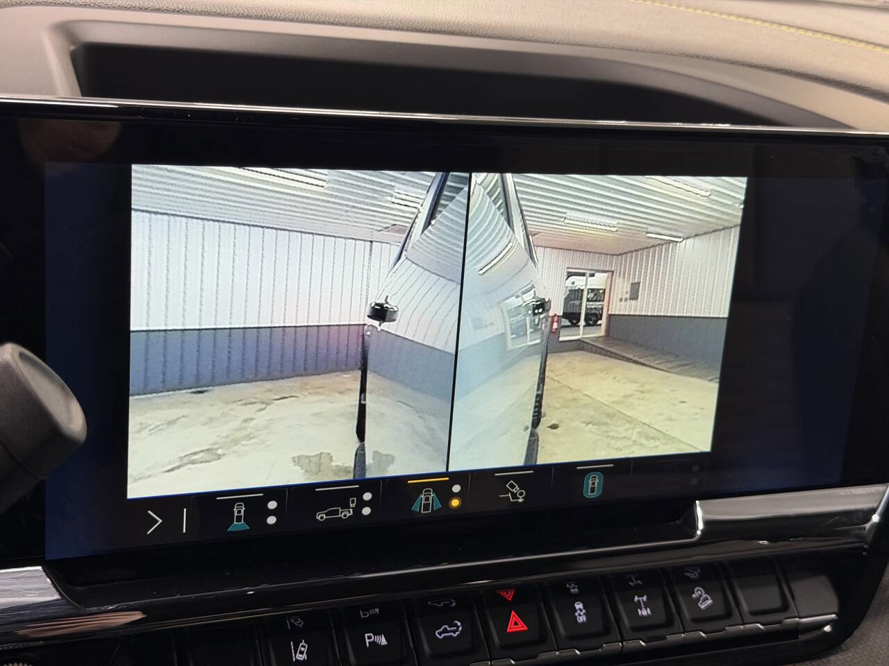 Used 2025 Chevrolet Silverado 2500 ZR2 w/ Technology Package image 59