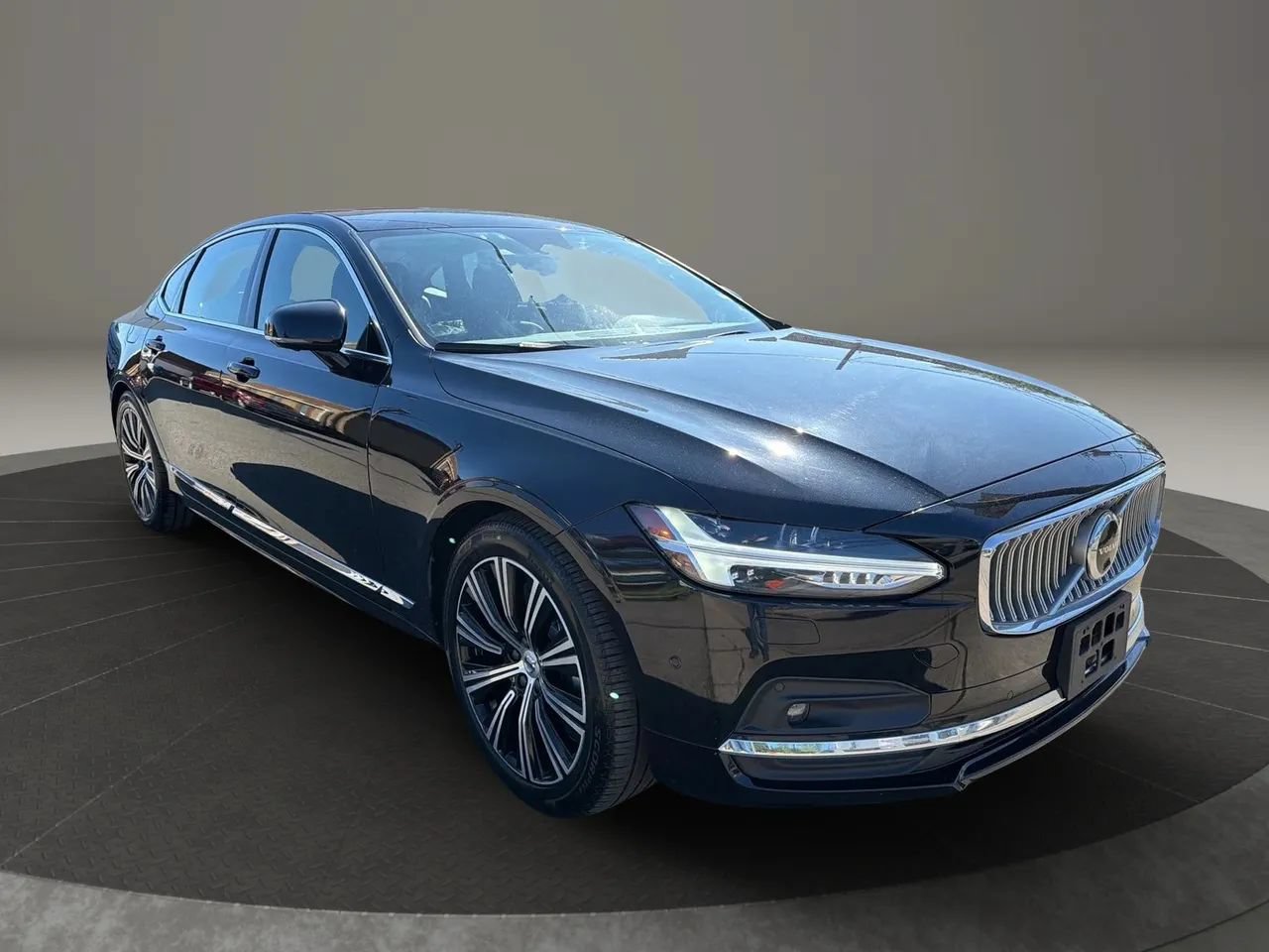 Used 2024 Volvo S90 B6 Plus AWD/4WD image 3