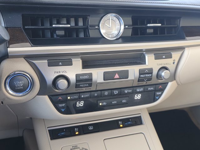 Used 2015 Lexus ES 350 w/ Luxury Package FWD image 19
