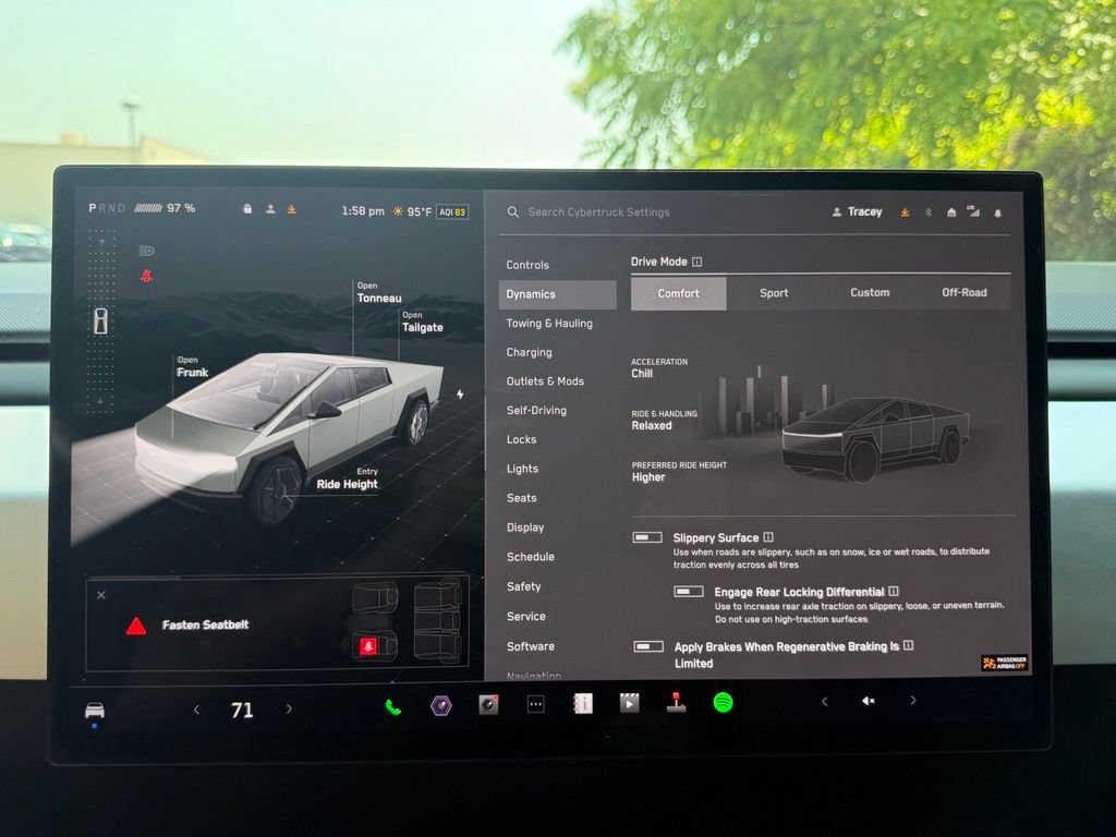 Used 2024 Tesla Cybertruck AWD Crew Cab image 22