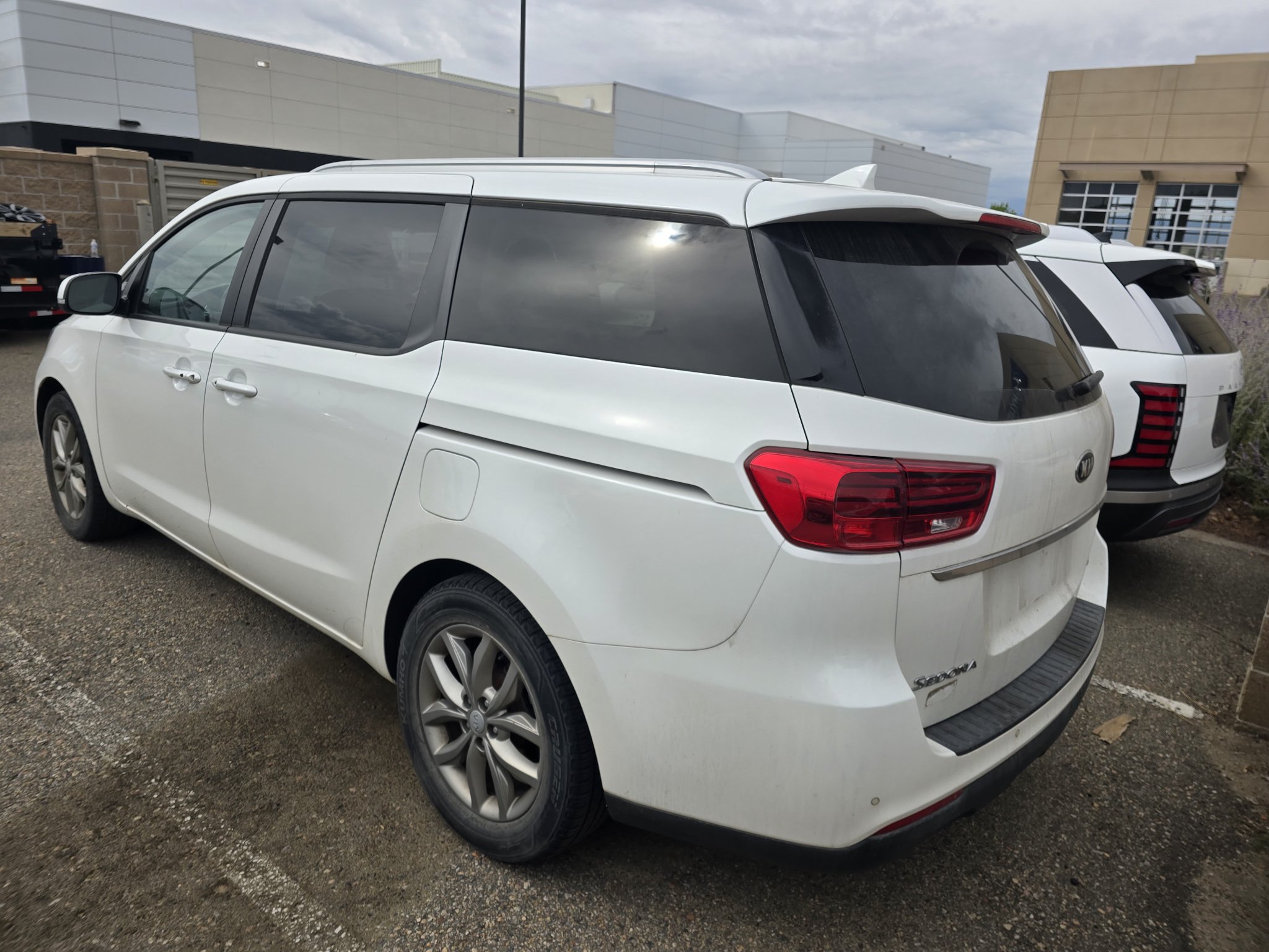 Used 2020 Kia Sedona EX FWD image 3