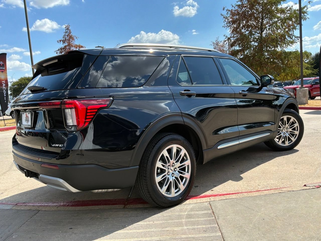 Used 2026 Ford Explorer Platinum AWD/4WD image 6