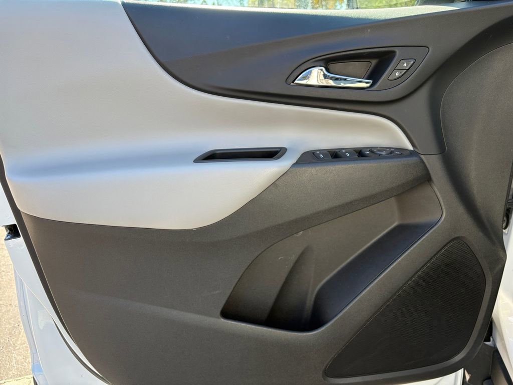 Used 2022 Chevrolet Equinox LT image 11