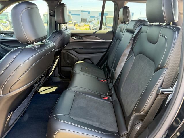 New 2026 Jeep Grand Cherokee Altitude AWD/4WD image 24