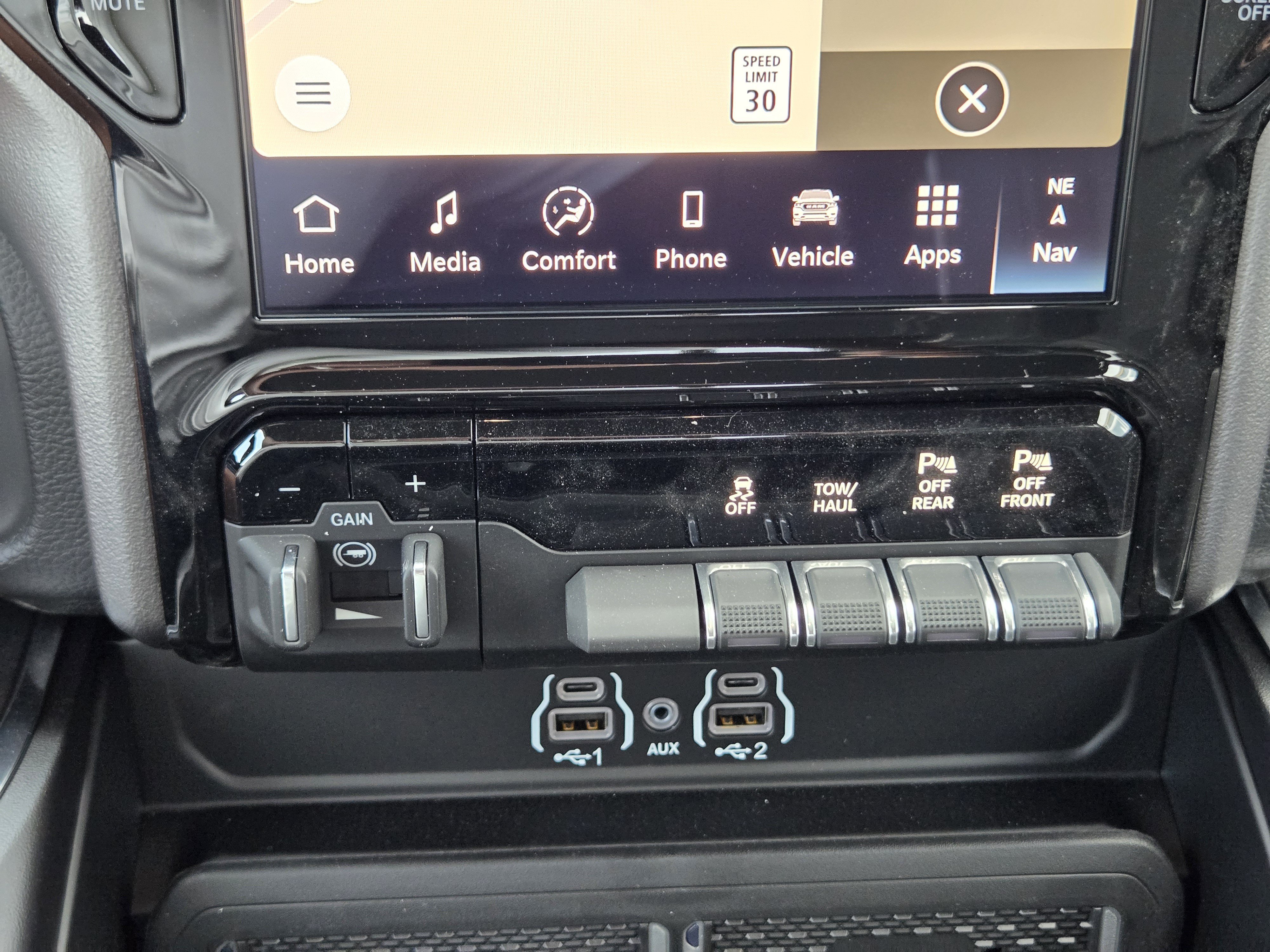 New 2027 RAM 2500 Laramie w/ Night Edition AWD/4WD image 16