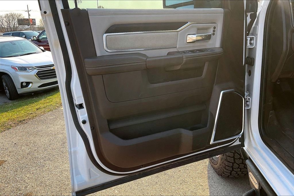 Used 2025 RAM 2500 Laramie AWD/4WD image 21