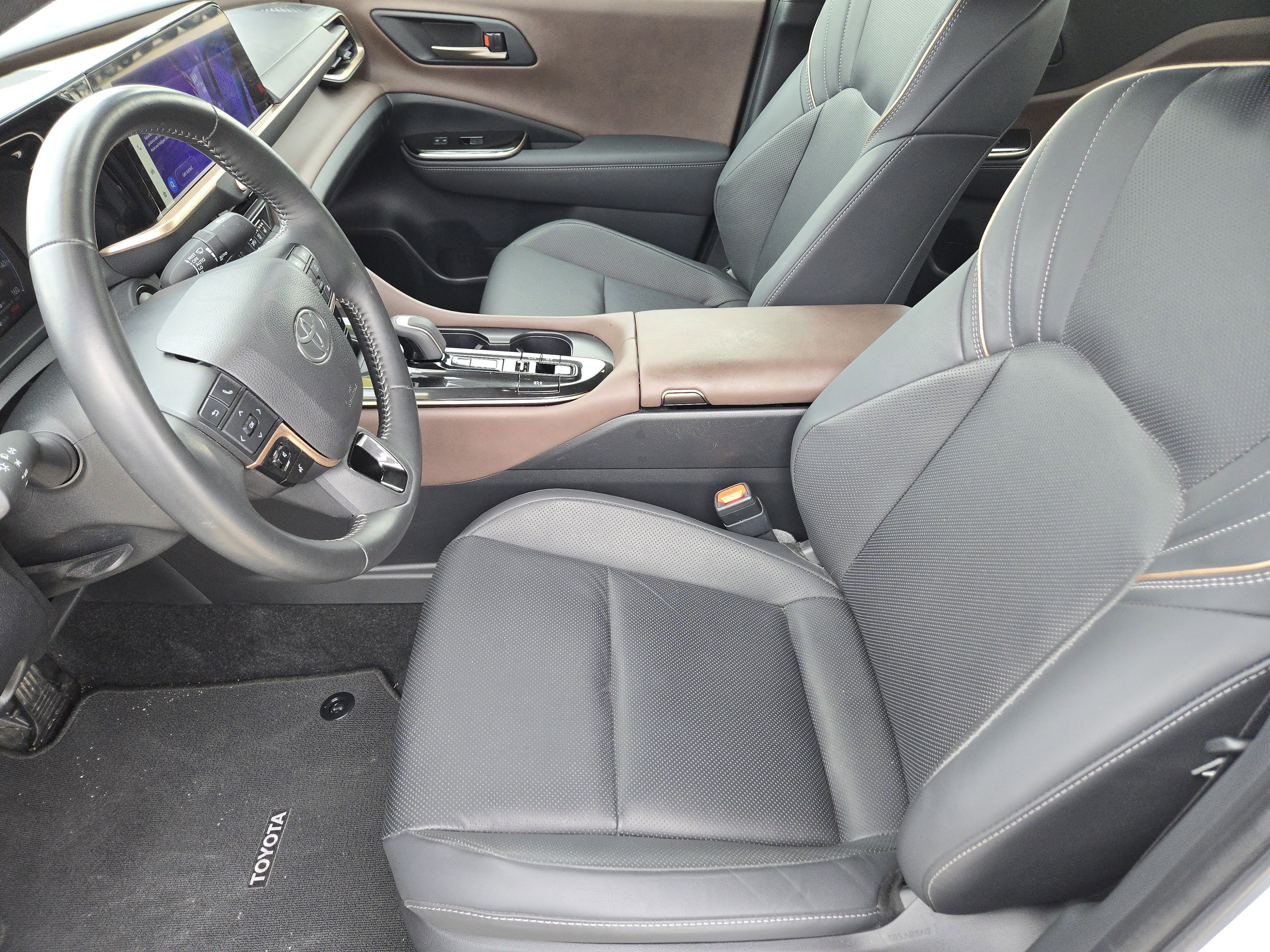 Used 2024 Toyota Crown AWD/4WD image 14