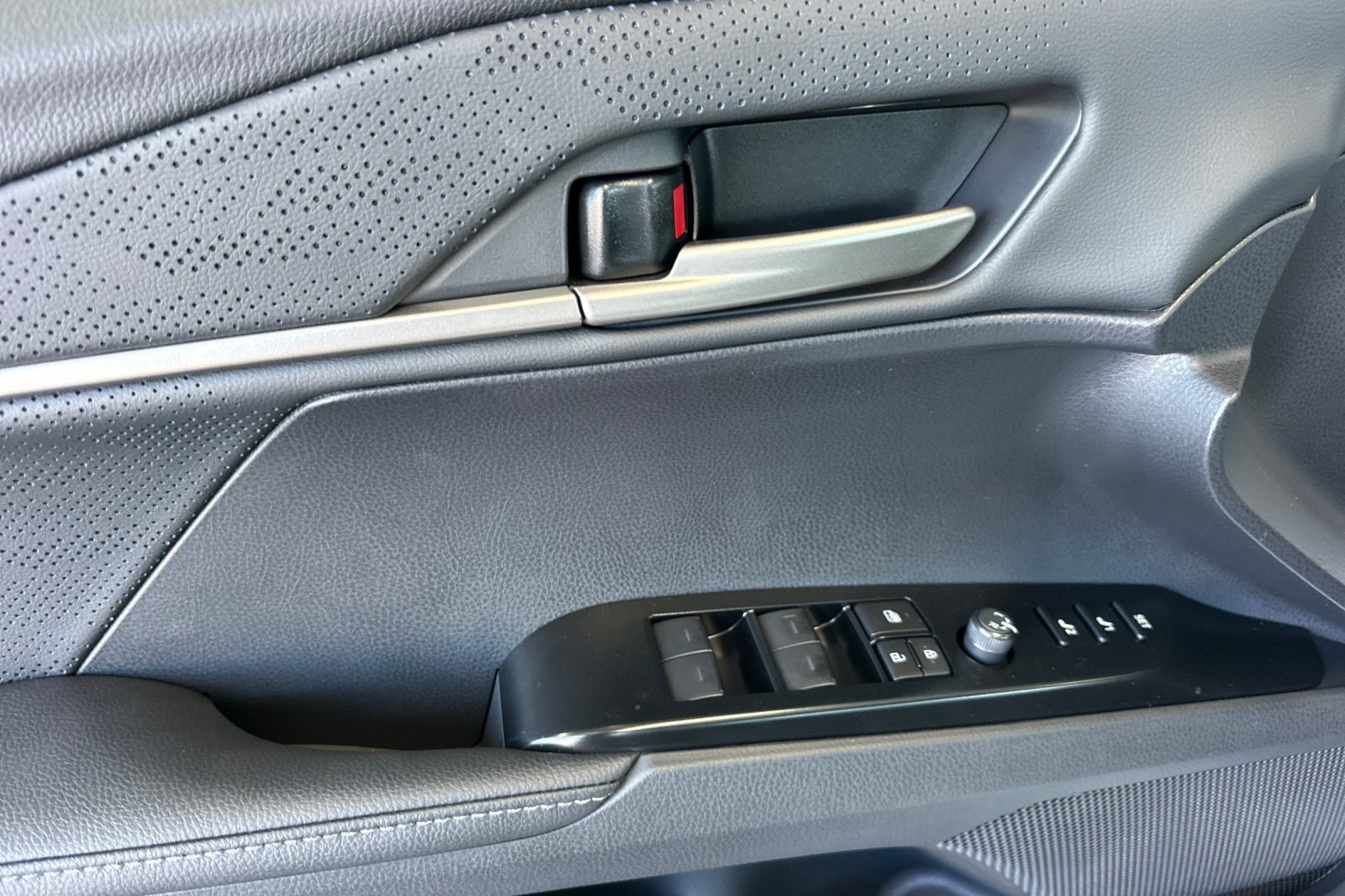 New 2026 Toyota Camry XSE AWD/4WD image 10