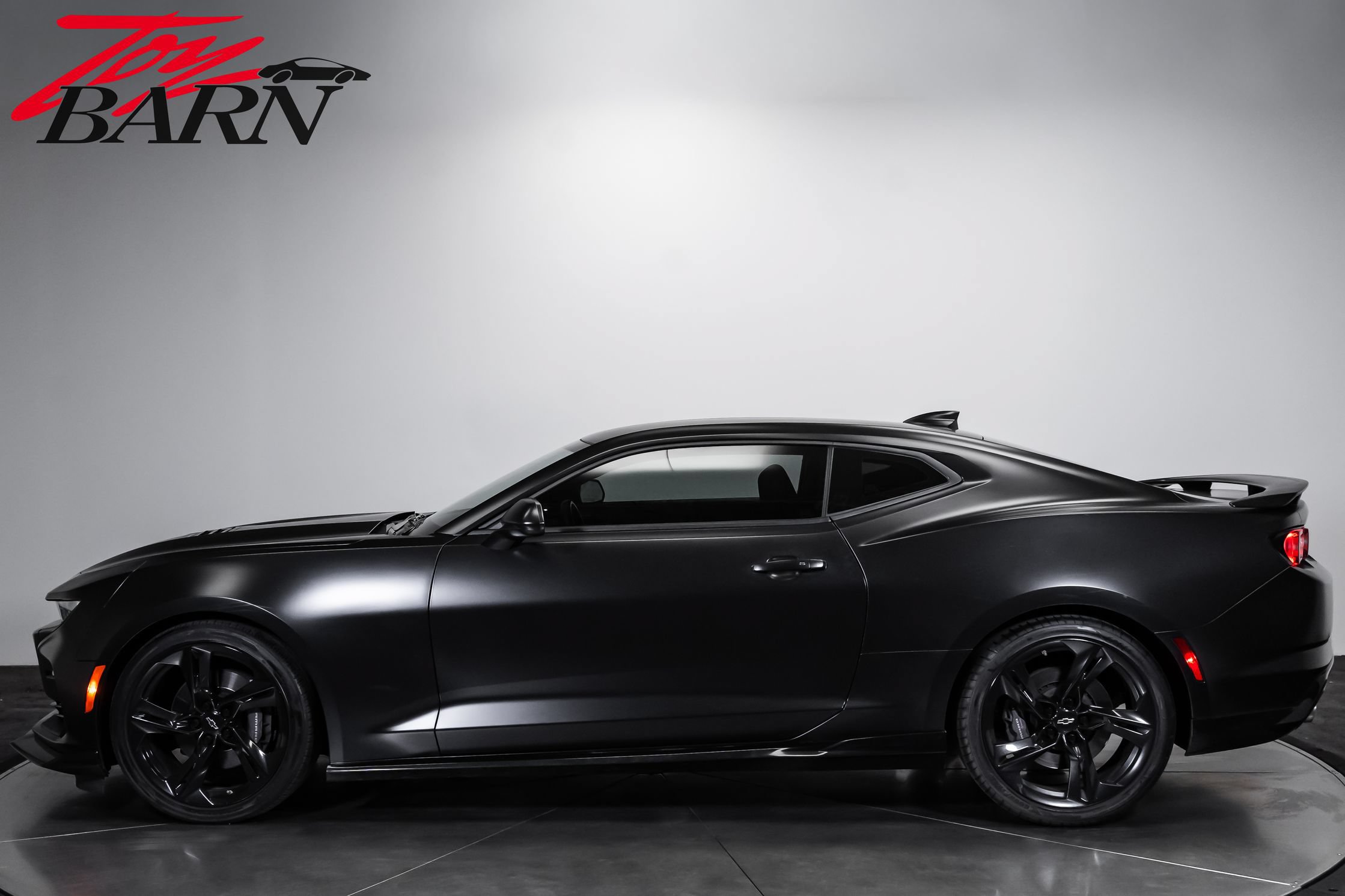 Used 2022 Chevrolet Camaro SS RWD image 2