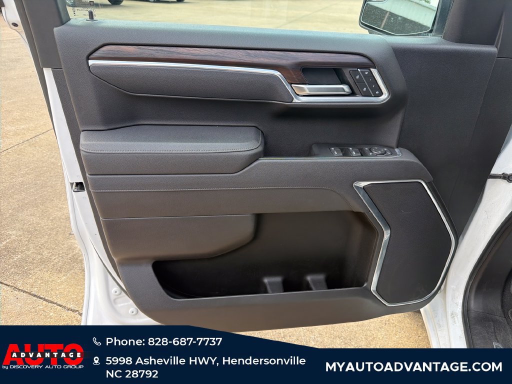 Used 2025 GMC Sierra 1500 SLT AWD/4WD image 8