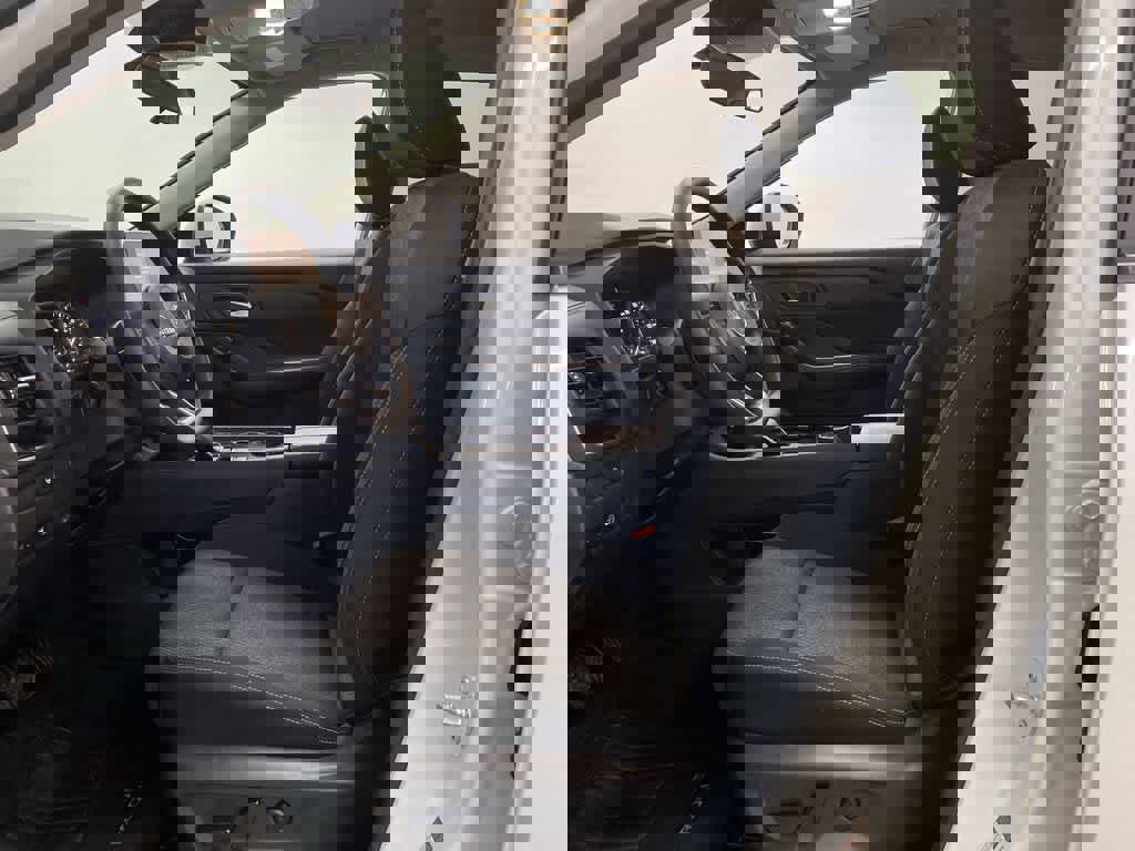 Used 2024 Nissan Rogue SV image 13