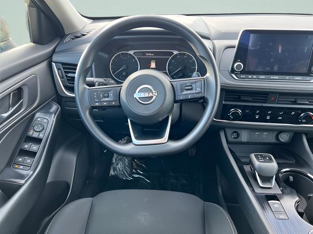 Used 2024 Nissan Rogue S AWD/4WD image 10
