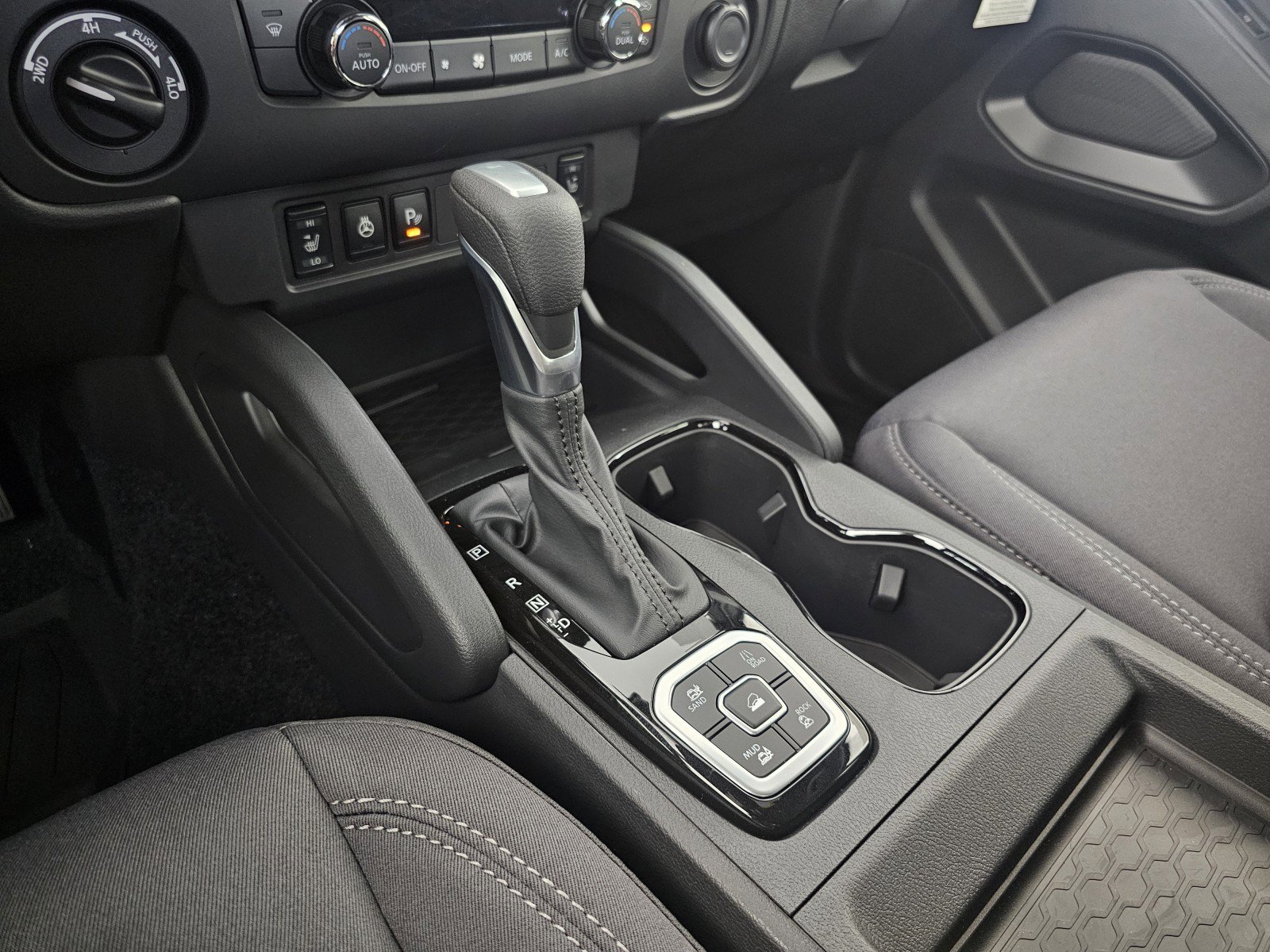 New 2026 Nissan Frontier SV image 34