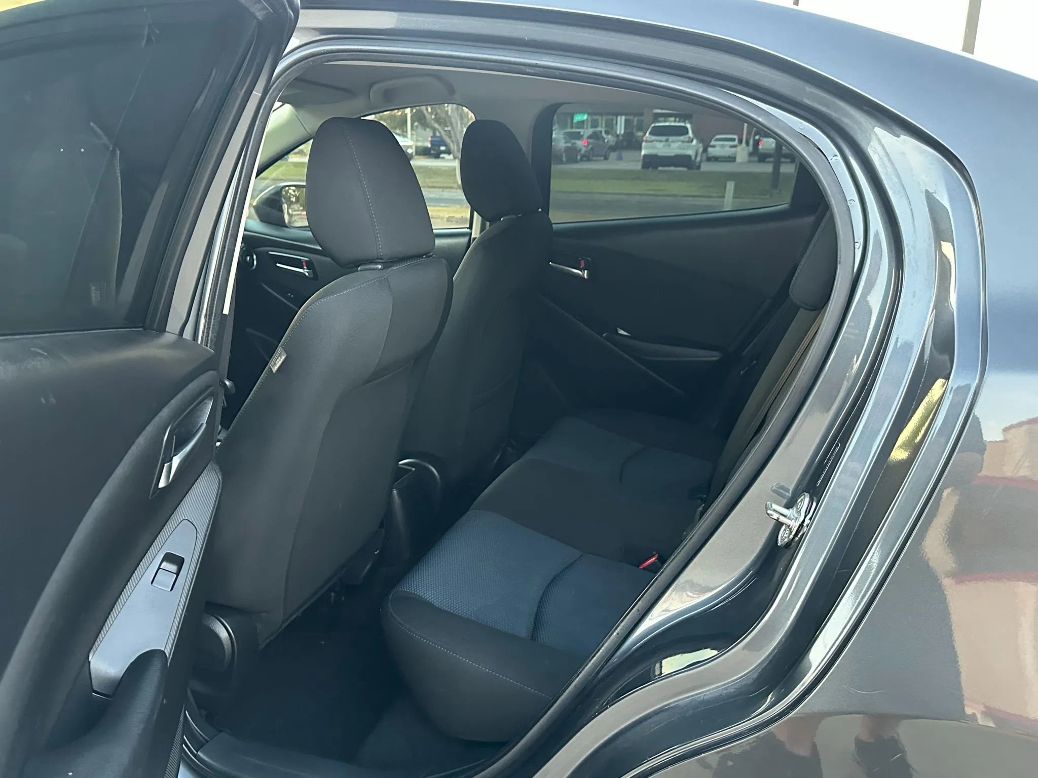 Used 2018 Toyota Yaris iA image 11