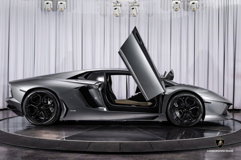 Used 2012 Lamborghini Aventador LP 700-4 image 26