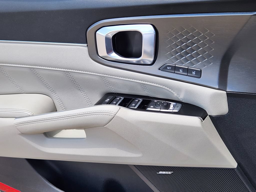 Certified 2023 Kia Sorento SX AWD/4WD image 6