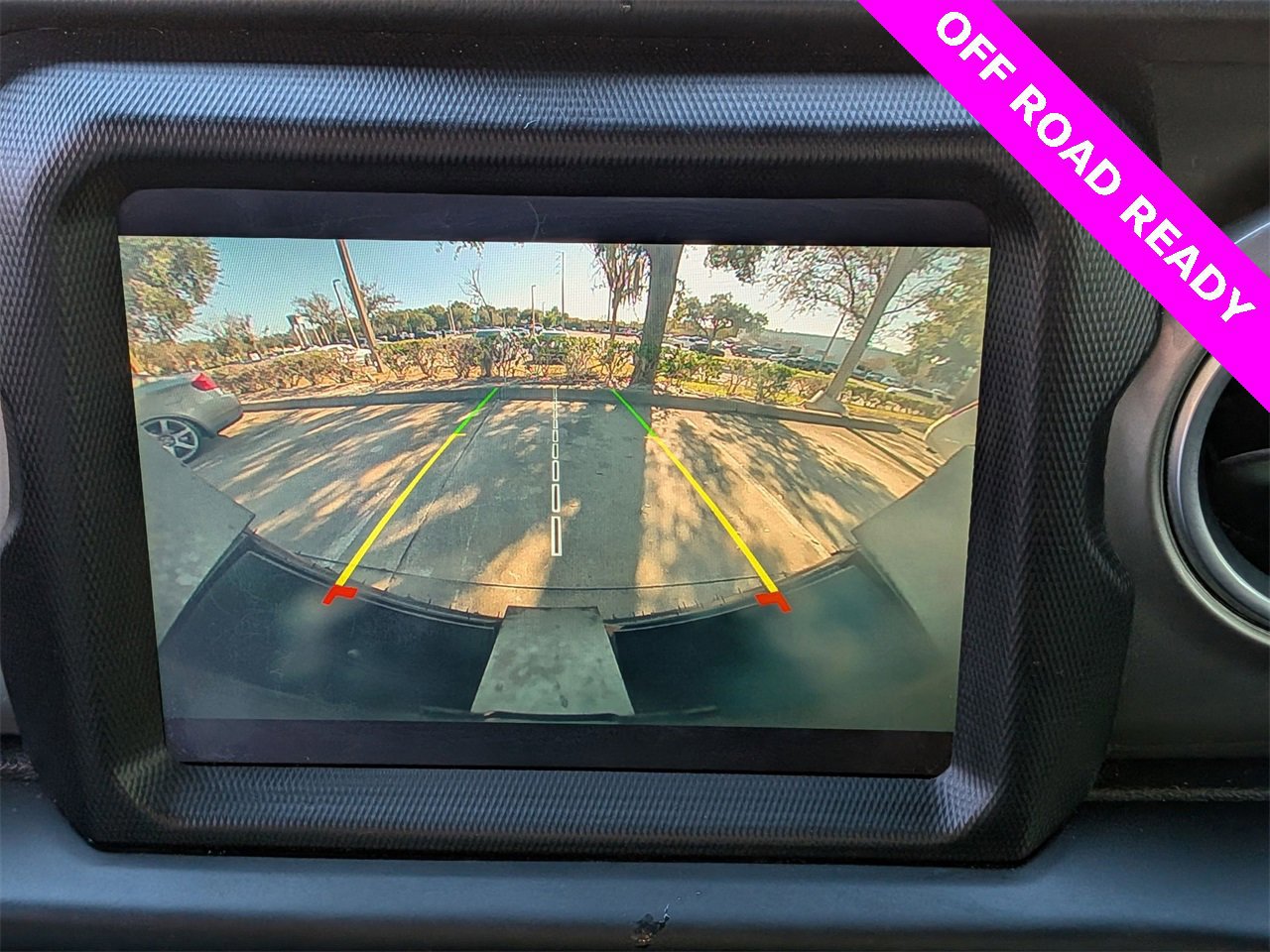 Used 2020 Jeep Wrangler Unlimited Sahara w/ Uconnect 4C Nav & Sound Group image 16