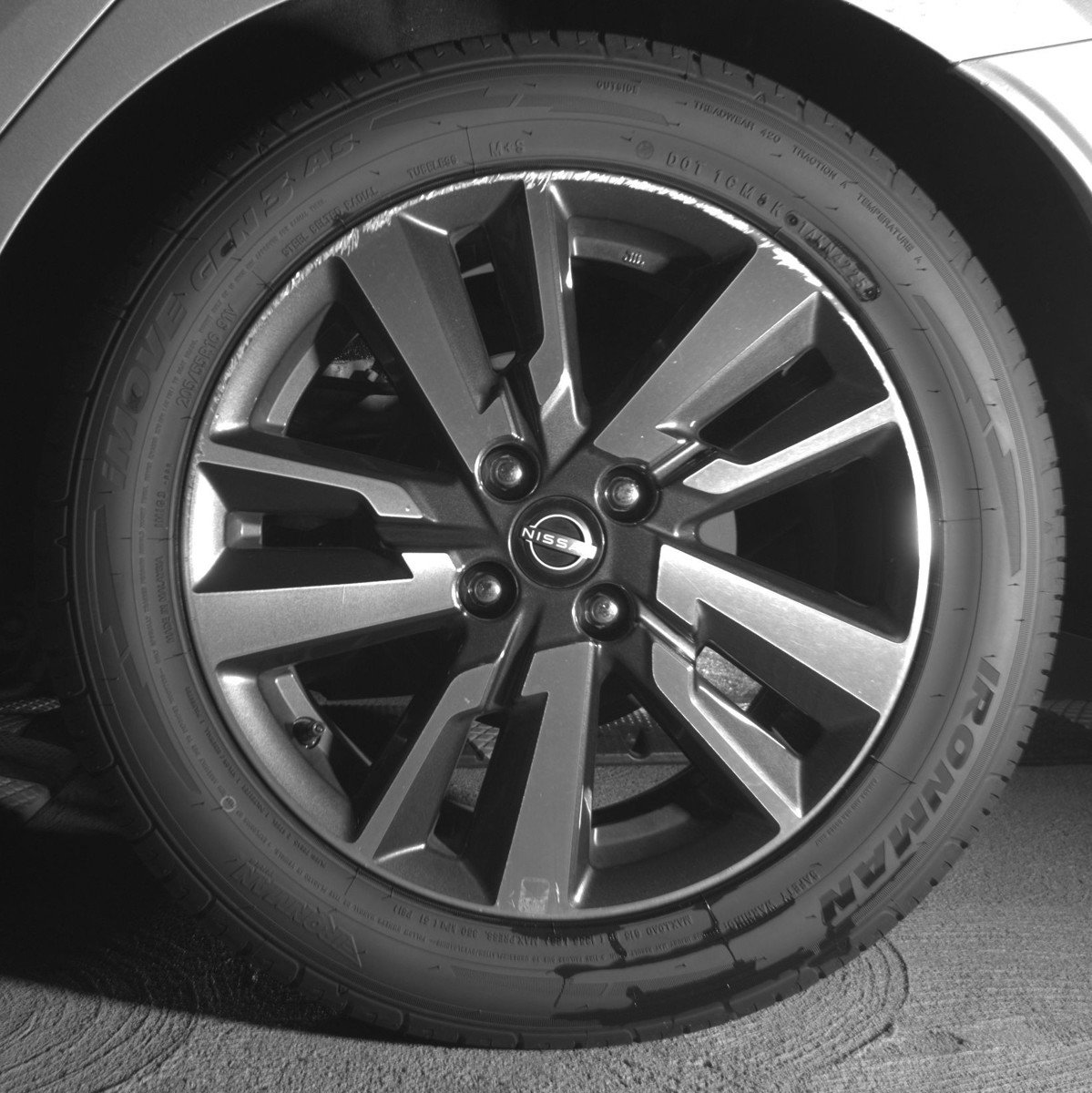 Used 2025 Nissan Versa SV image 14