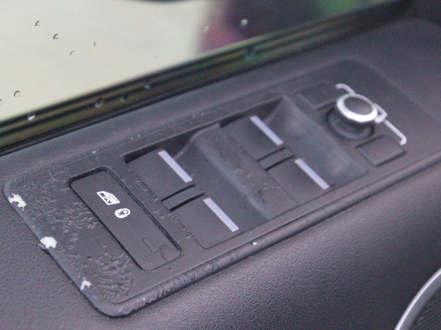 Used 2016 Land Rover Range Rover Sport SE image 13