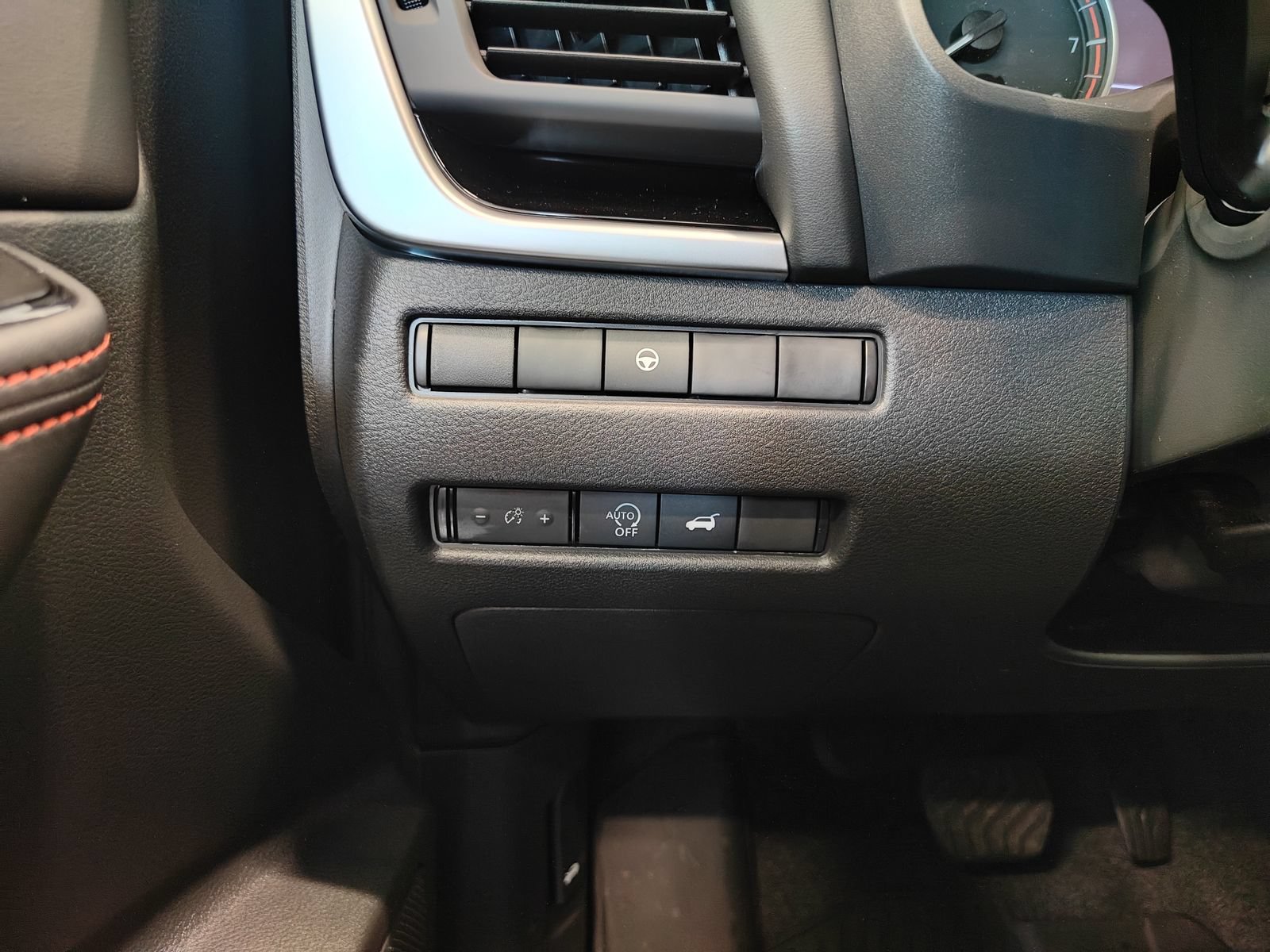 New 2026 Nissan Rogue SV AWD/4WD image 19