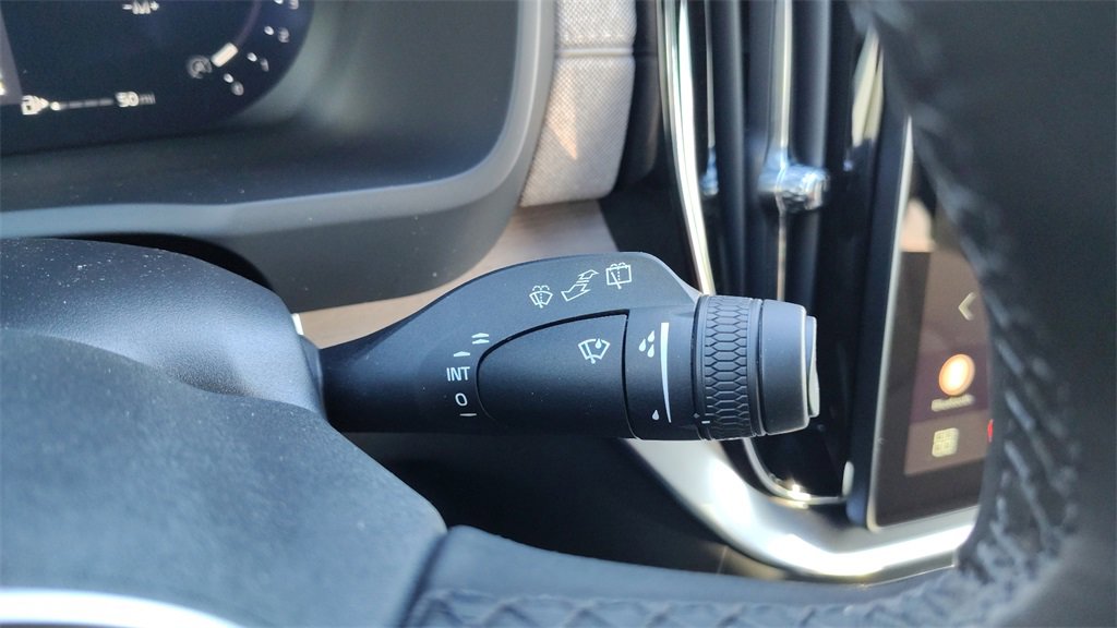 New 2026 Volvo XC90 B6 Plus image 17