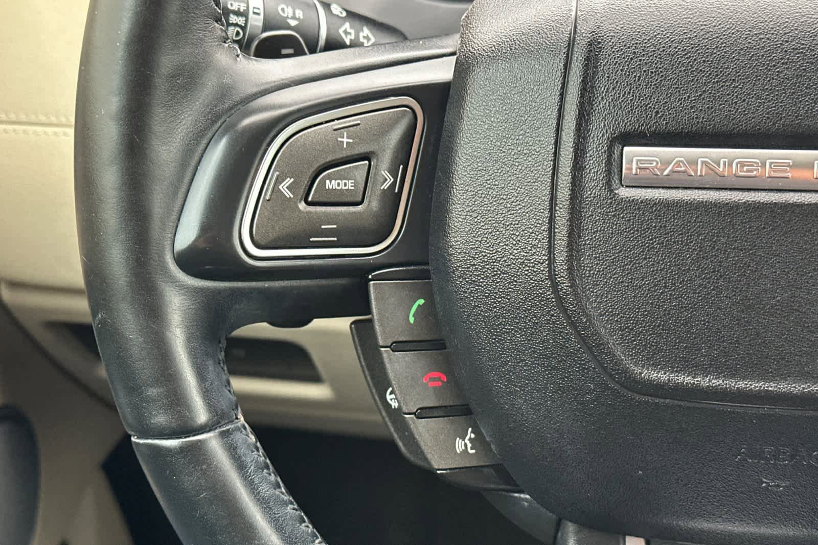 Used 2016 Land Rover Range Rover Evoque SE image 27