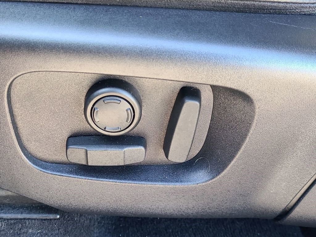 Used 2020 Land Rover Discovery Sport SE R-Dynamic image 26