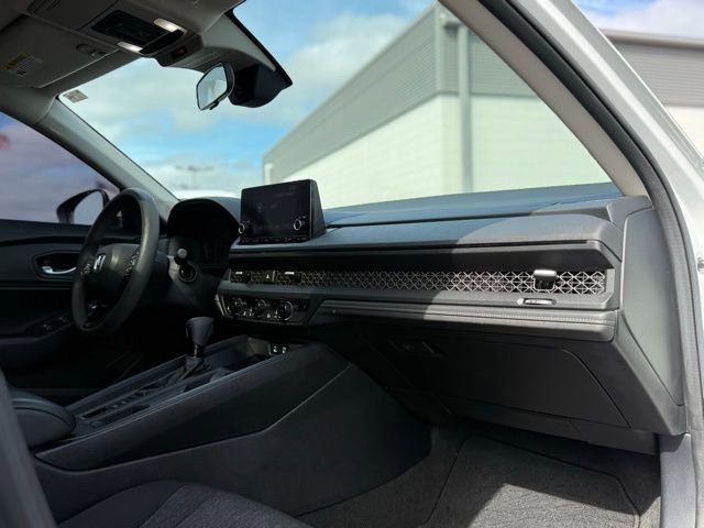 Used 2023 Honda Accord EX image 17