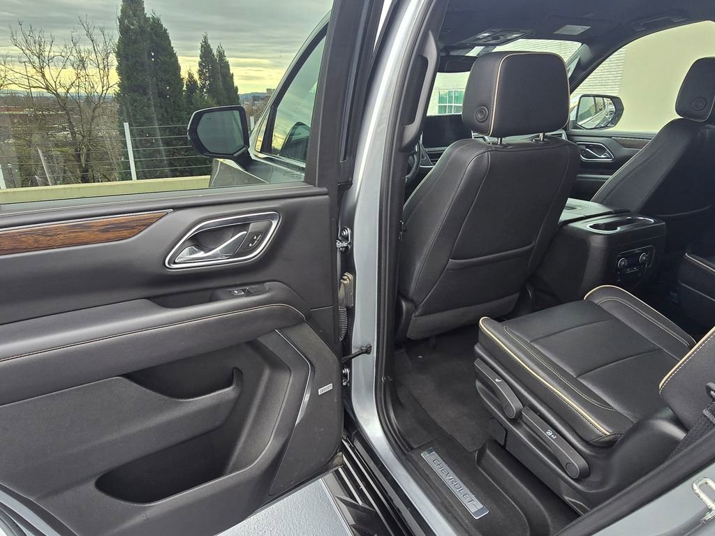 Used 2024 Chevrolet Tahoe Premier AWD/4WD image 16