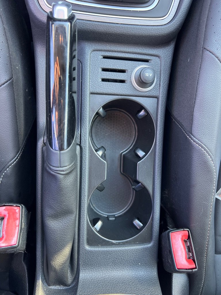 Used 2015 Volkswagen Golf S image 29