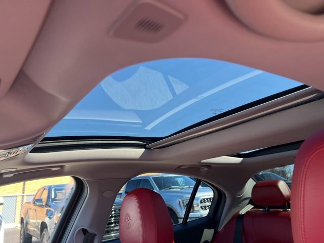 Used 2020 Alfa Romeo Giulia Ti w/ Nero Edizione image 18