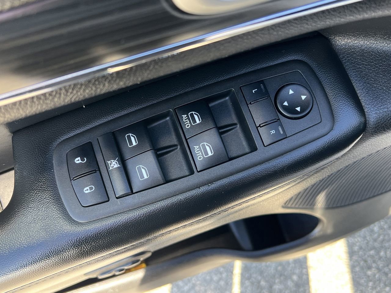 Used 2020 Jeep Grand Cherokee Limited image 20