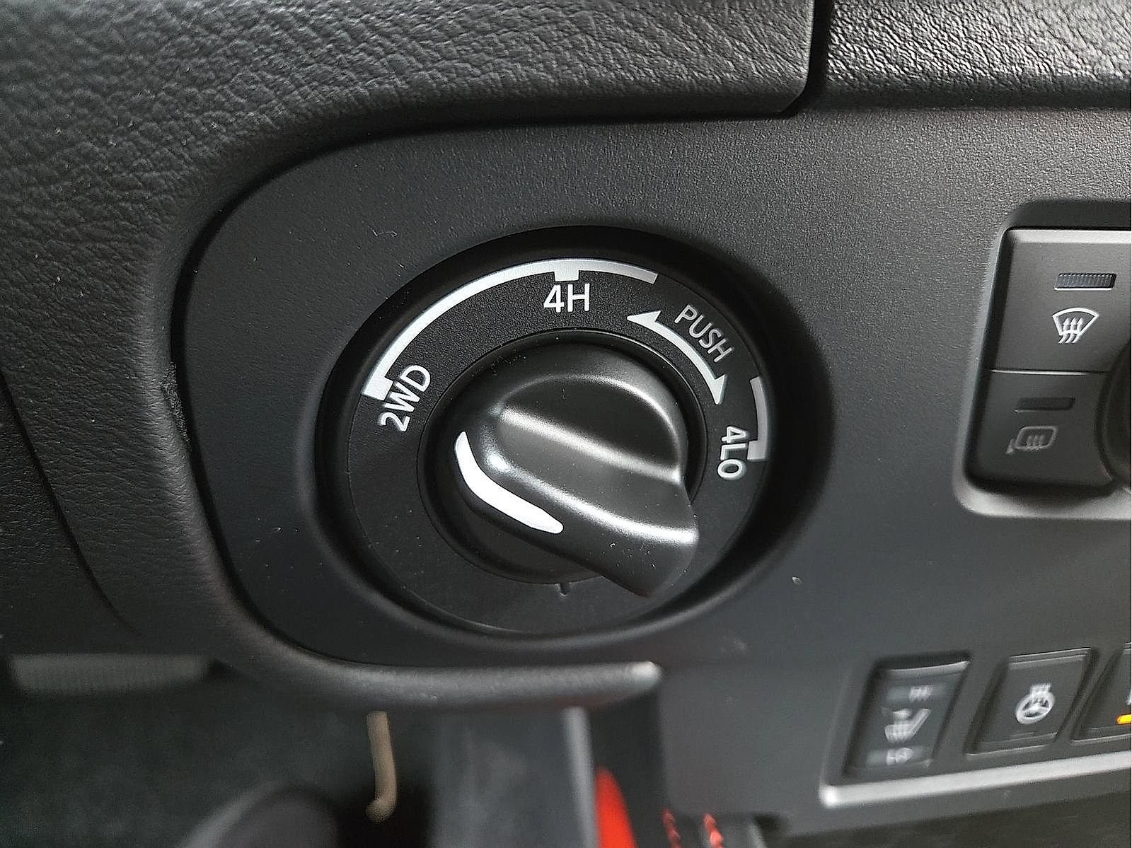 New 2026 Nissan Frontier PRO-4X w/ Pro-4x Convenience Package AWD/4WD image 19