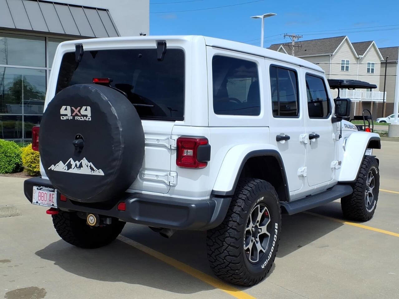 Used 2022 Jeep Wrangler Unlimited Rubicon w/ LED Lighting Group AWD/4WD image 3