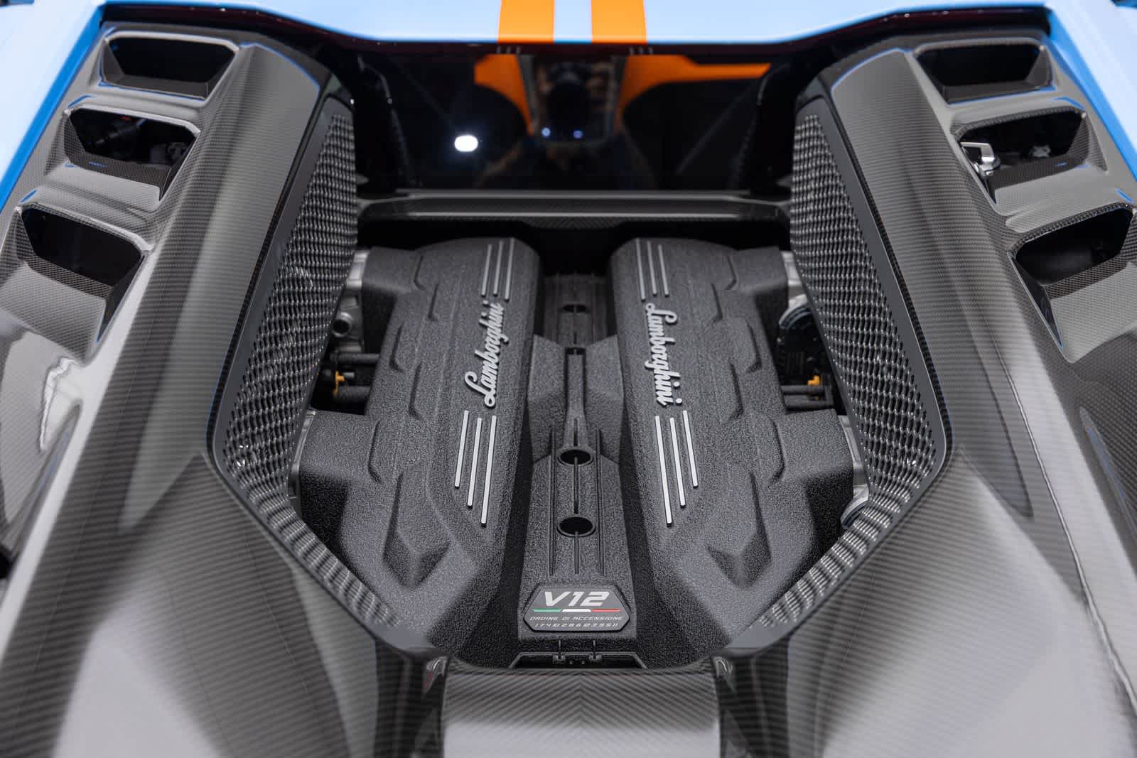 Used 2024 Lamborghini Revuelto AWD/4WD image 31