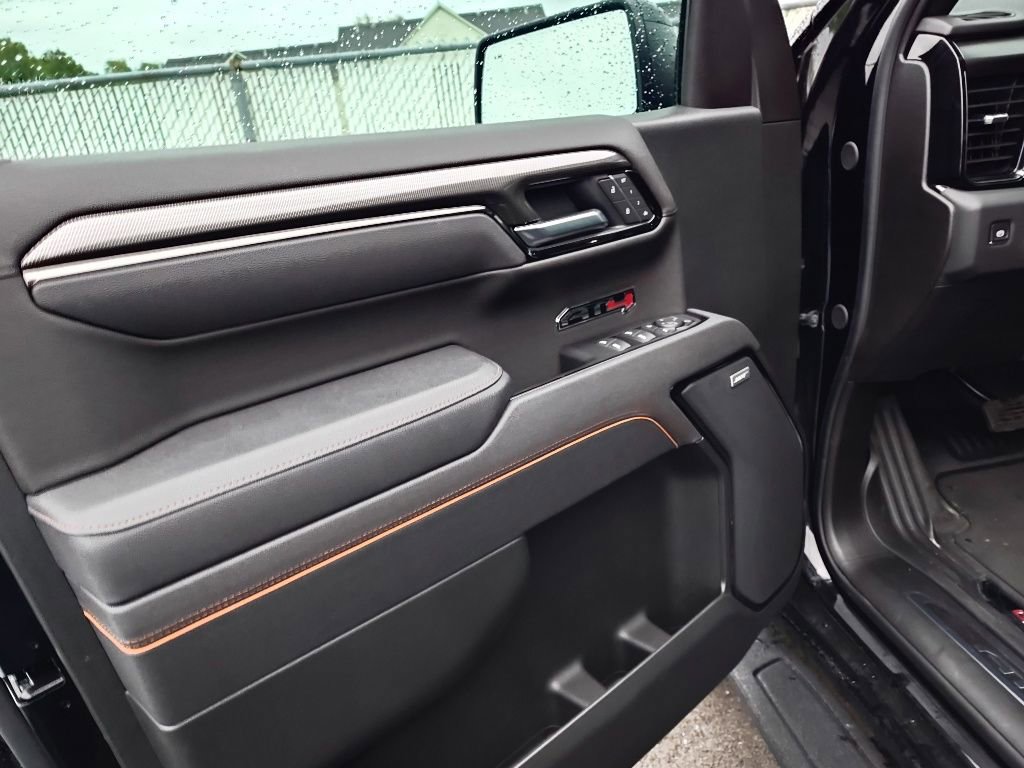 Used 2025 GMC Sierra 1500 AT4 w/ AT4 Premium Package AWD/4WD image 8