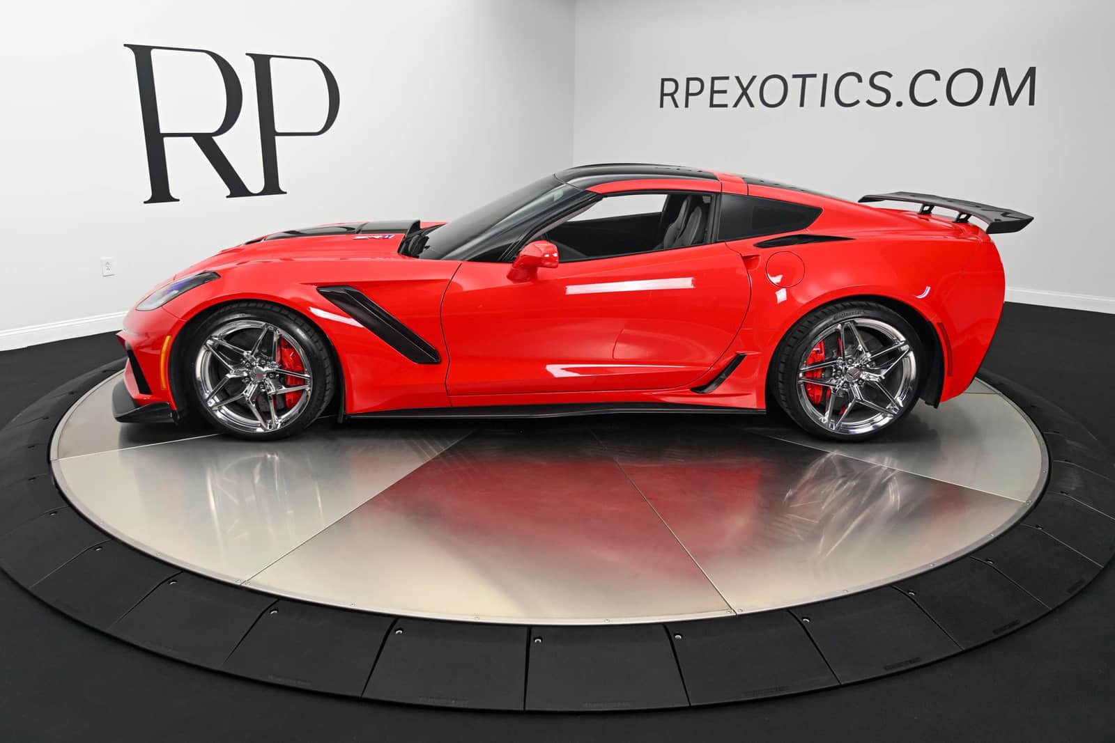 Used 2019 Chevrolet Corvette ZR1 RWD image 11