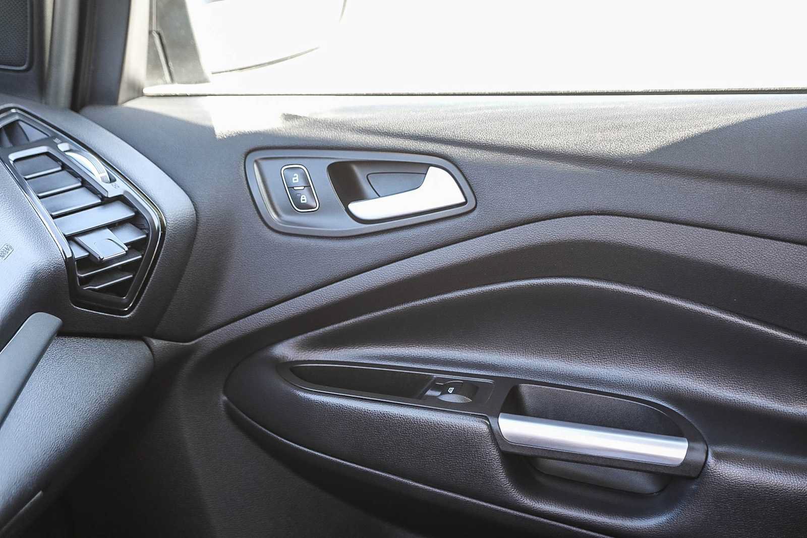 Used 2018 Ford Escape SEL FWD image 20